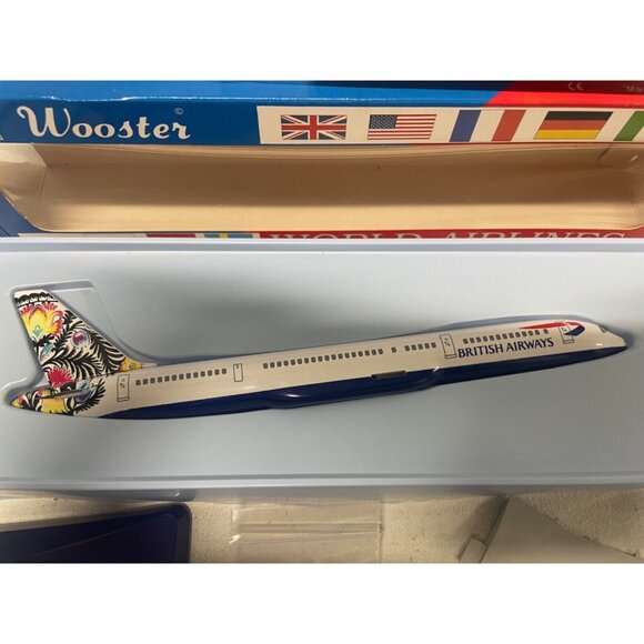 WOOSTER 1:200 US AIR BOEING 767-200 PLASTIC SNAP FIT MODEL PLANE NO.244 - Picture 5 of 7